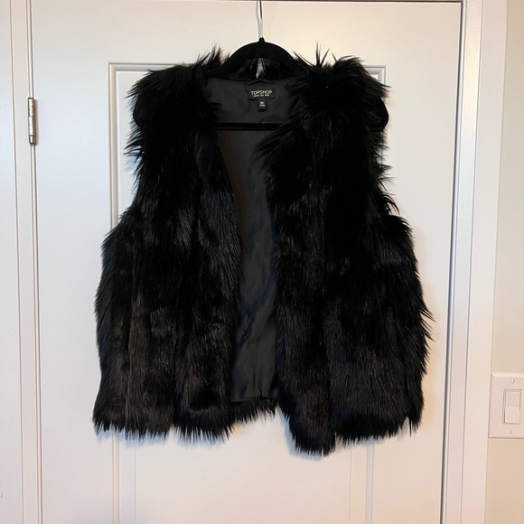 TOPSHOP Faux Fur Vest - Picture 1 of 4